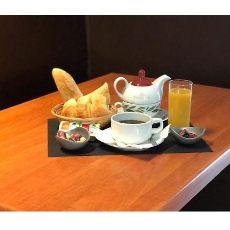 Bar Hotel Du Centre Montrevel-en-Bresse Bagian luar foto