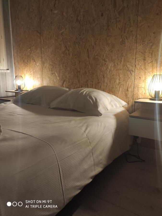 Bar Hotel Du Centre Montrevel-en-Bresse Bagian luar foto